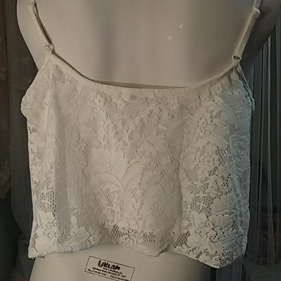 Crop top - Picture 2 of 3